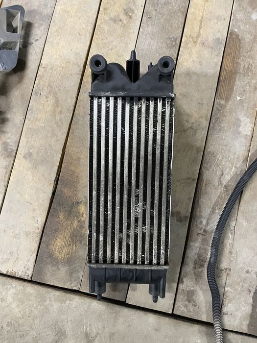 Пежо 508 2013рік  1,6 дизель , інтеркулєр  вітряк радіатора інтеркулєр