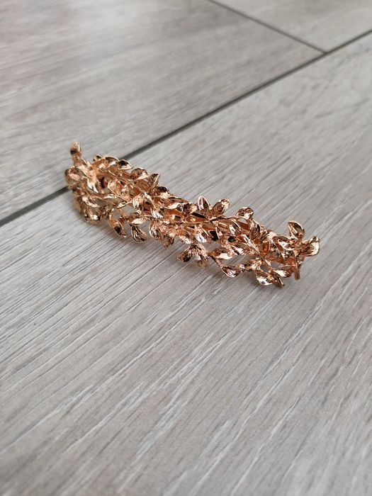 Spinka do włosów w kolorze złotym w kształcie liści metalowa