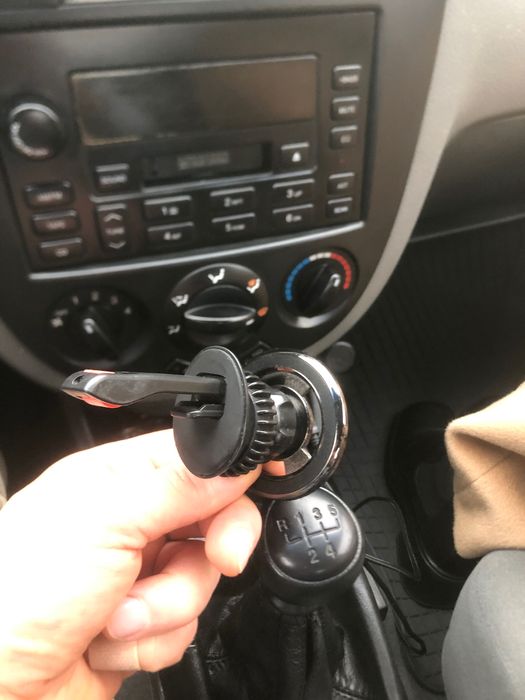 Тримач телефона в авто на магніті