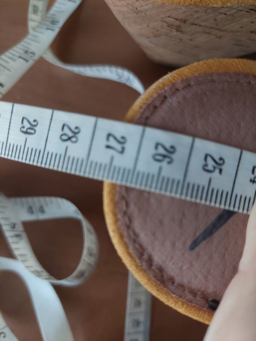 Buty na koturnie ciemnożółte 41 Next