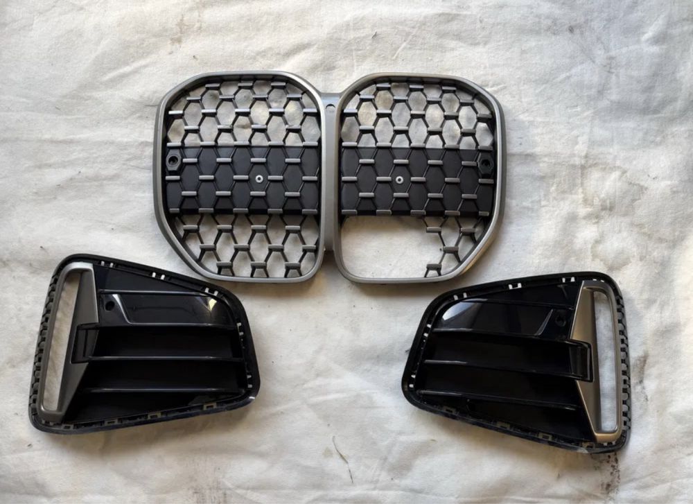 Решітка ноздри bmw g22 g23 g26 M440