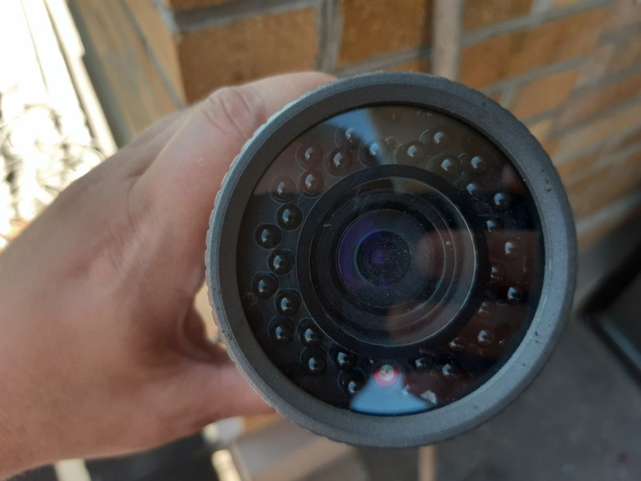 Продам уличную видеокамеру Samsung SCO 2080R в хорошем состоянии!!!