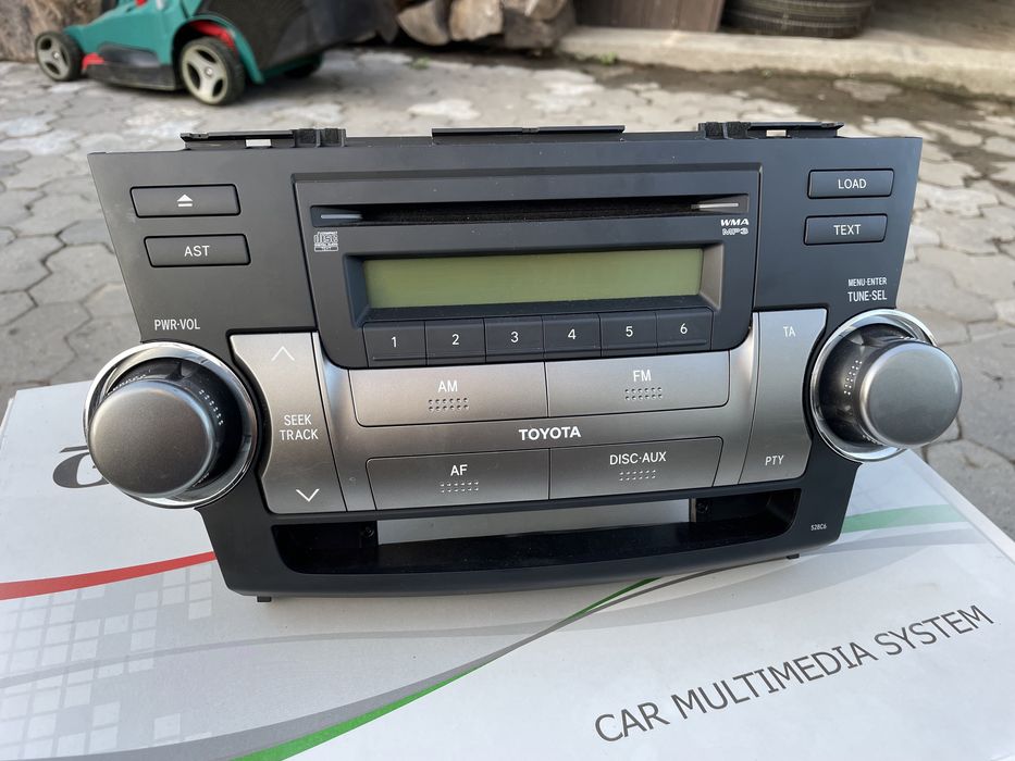 Магнітола Toyota Highlander , штатна магнітола тойота !
