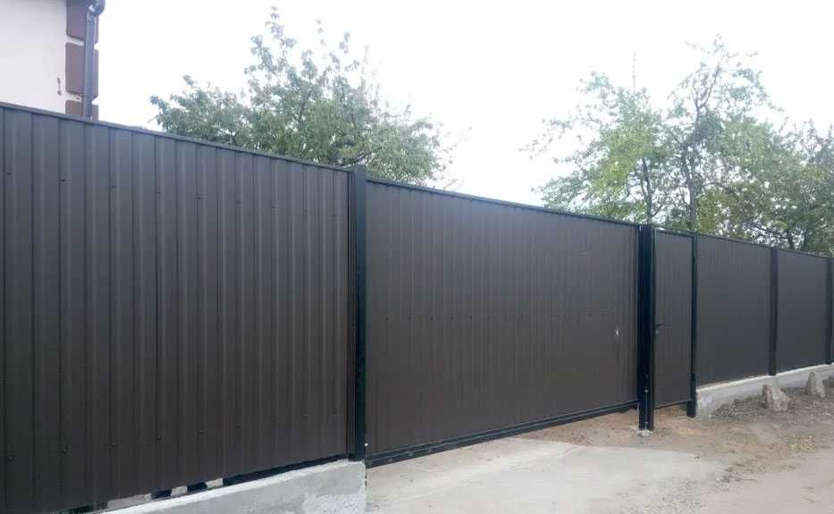 Міцний і надійний паркан з профнастилу – під ключ!