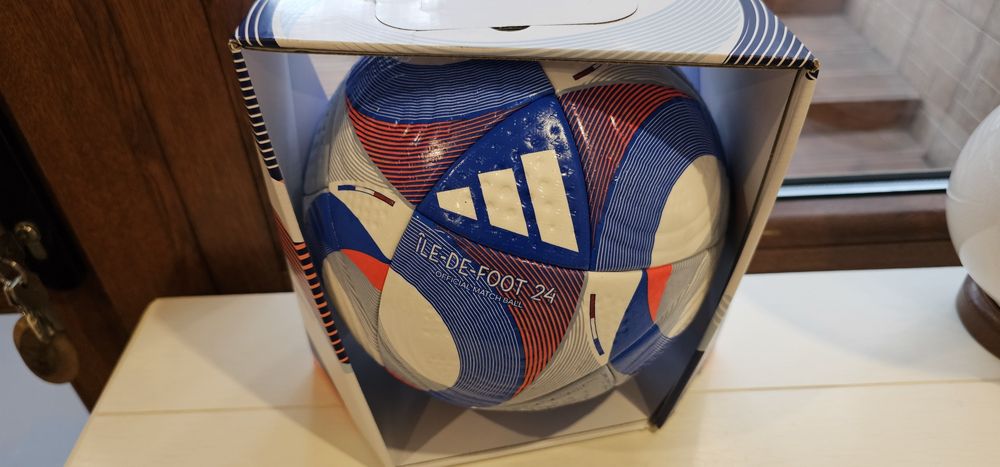 Piłka nożna Adidas 5 official match ball ile de foot 24