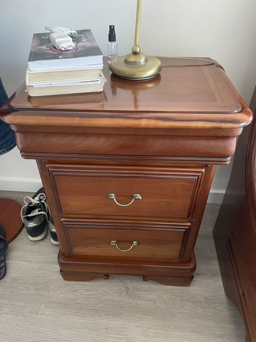 Cama,estrado,mesas de cabeceira, comoda em cerejeira