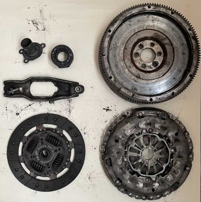 Повний комплект зчеплення з маховиком VW AG passat b8 1.6 TDI MT