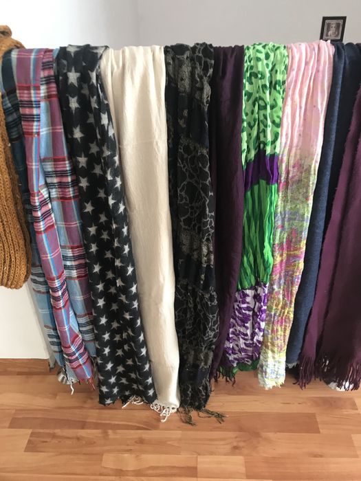 Szaliki zimowe i  caloroczne