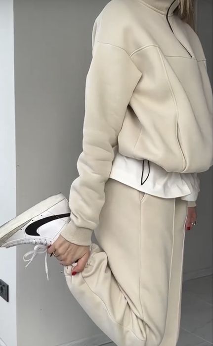 Стильний костюм на утепленні