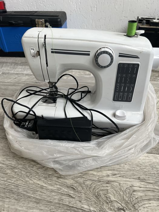 Швейна машина Clatronic