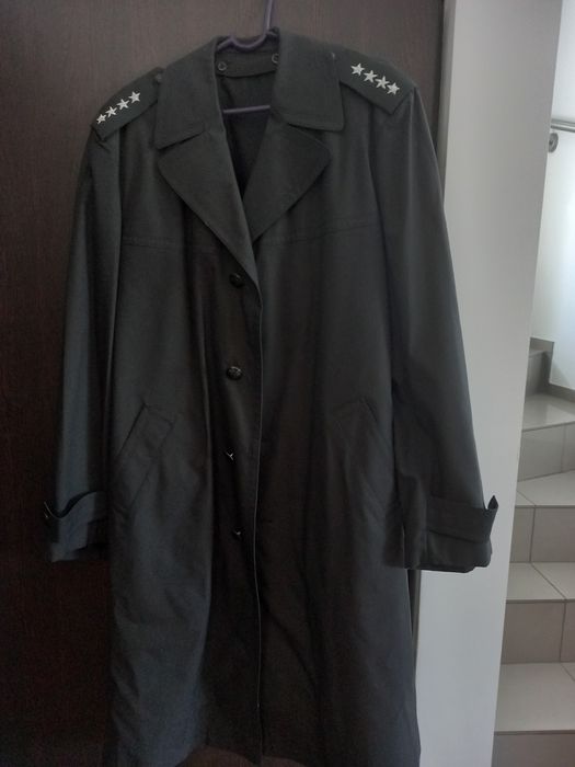 Czarny płaszcz  wojsk lotniczych 180