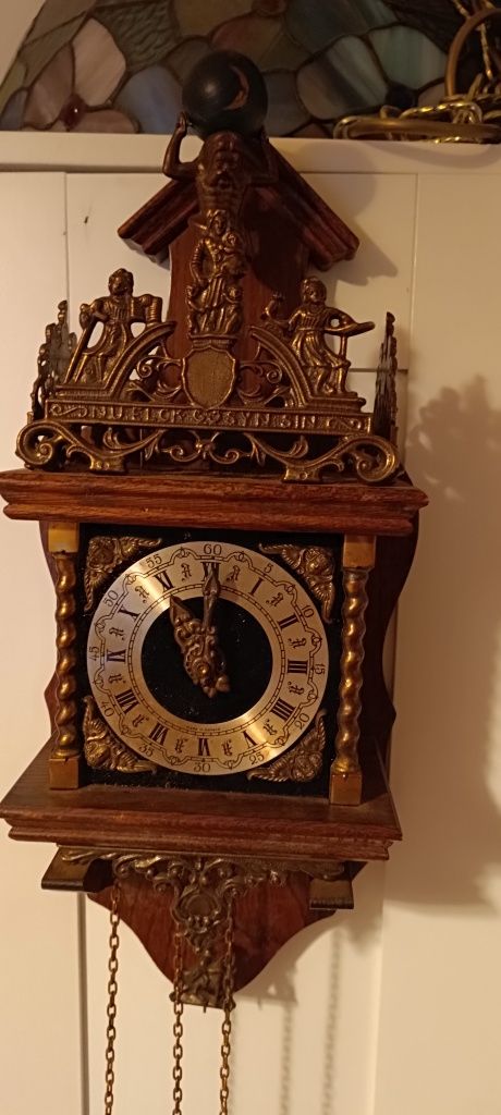 Часы настенные с боем  Голандия под ремонт отсутствуют гири без торга