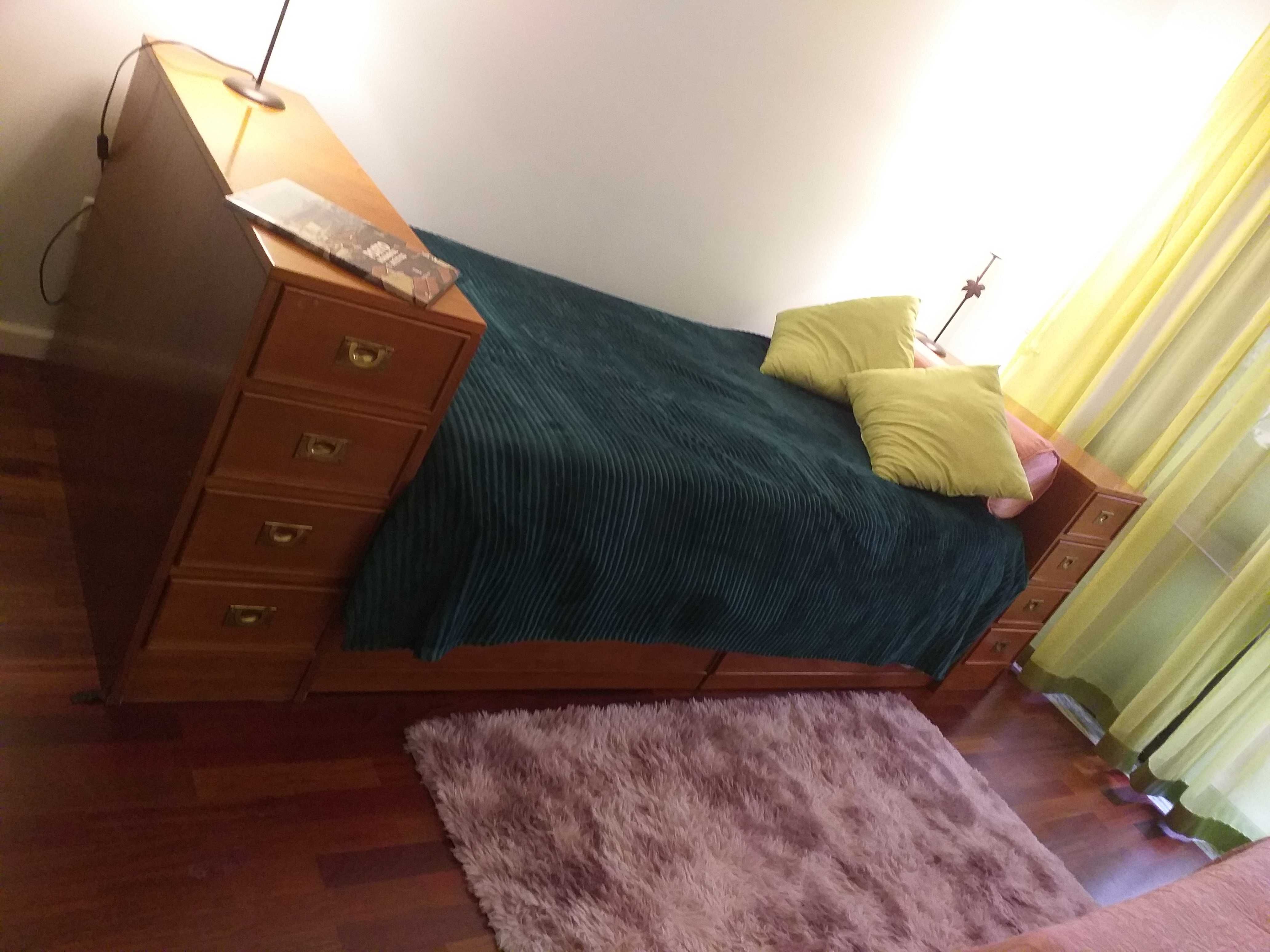 Quarto airoso c/ varanda