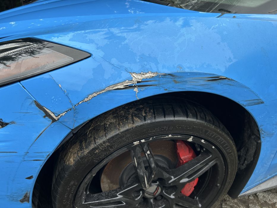 Corvette c8 przedni lewy błotnik przód lewa strona