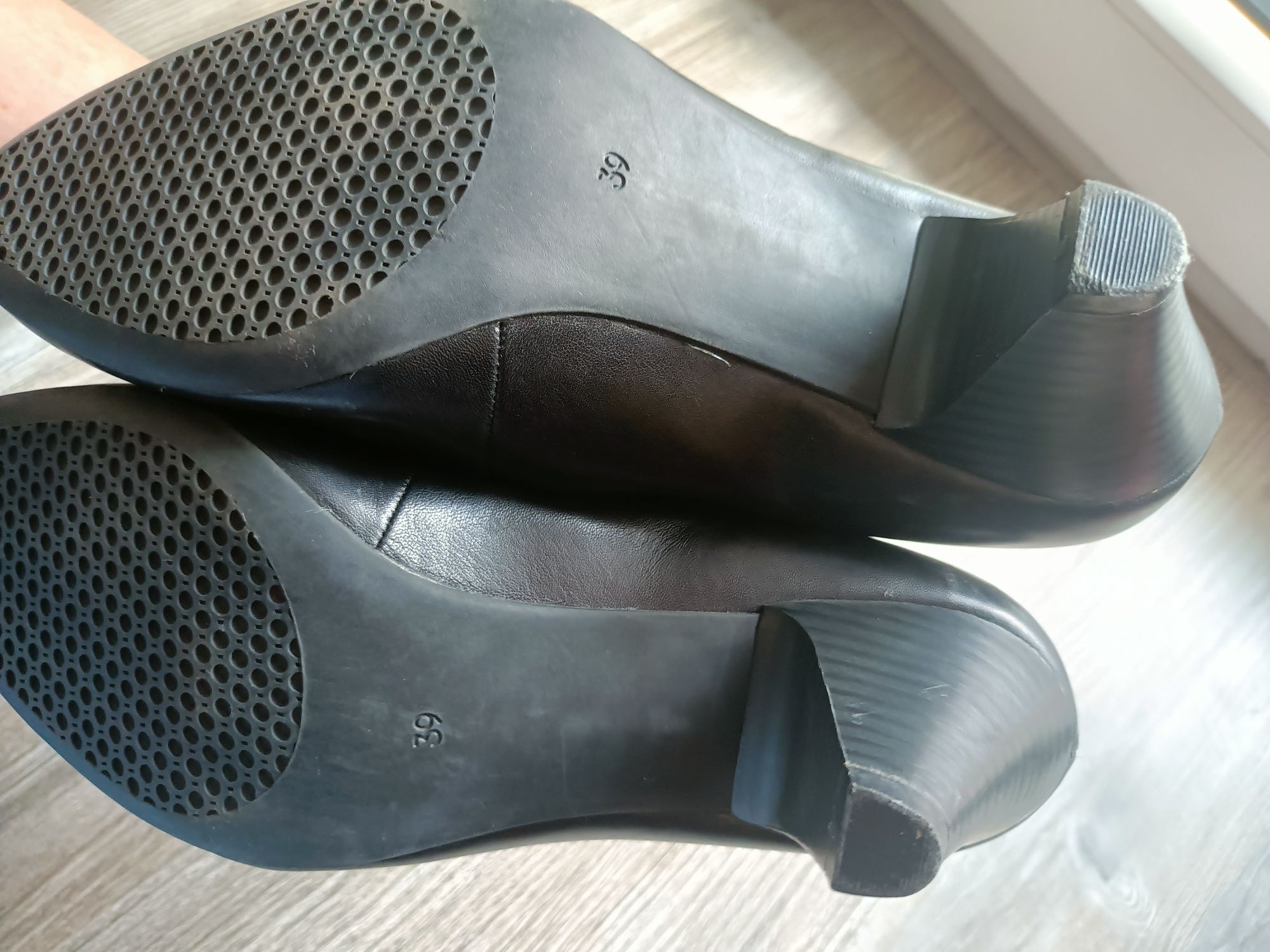 Buty damskie czółenka skóra rozmiar 39