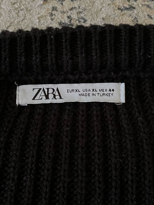 Світер ZARA з пуговицями