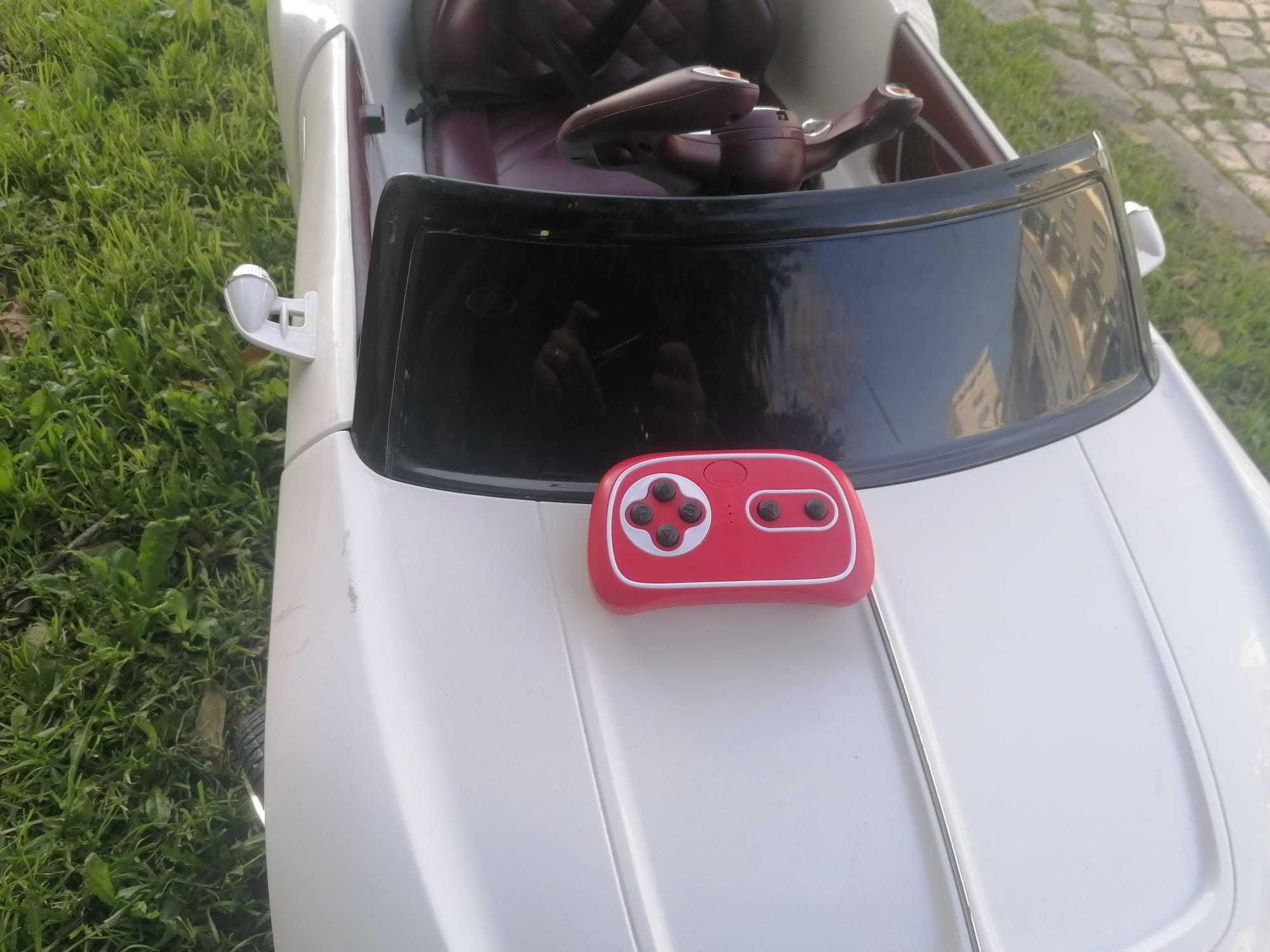 Carro Bentley a bateria