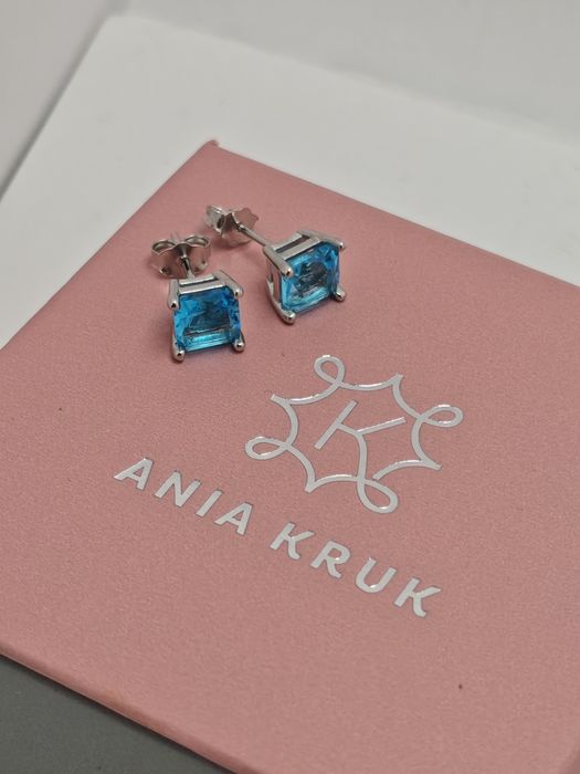 Kolczyki srebrne 925 z niebieską cyrkonią