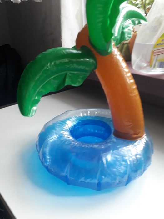 Uchwyt do picia w basenie