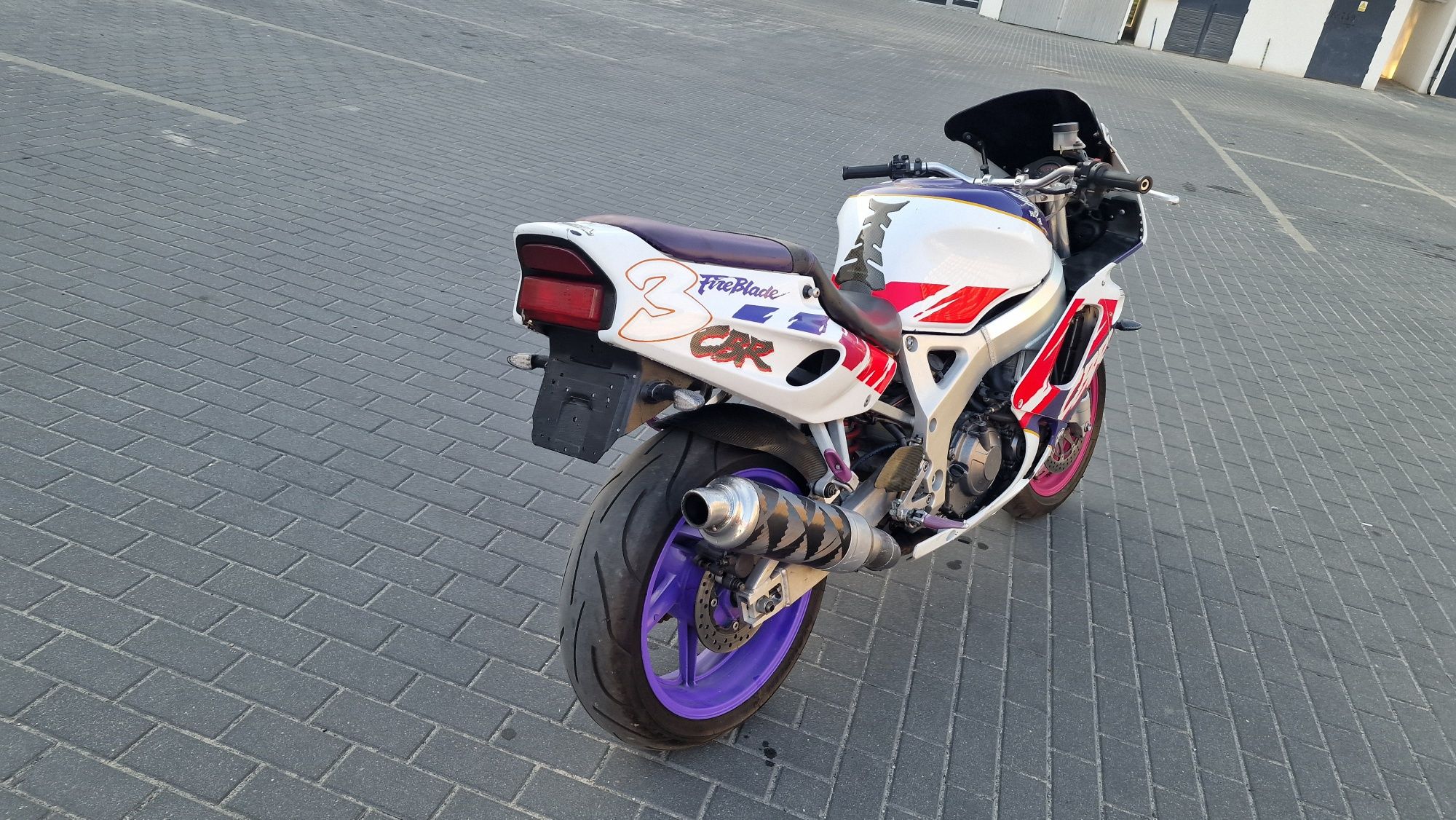 Honda CBR 900RR fireblade SC28