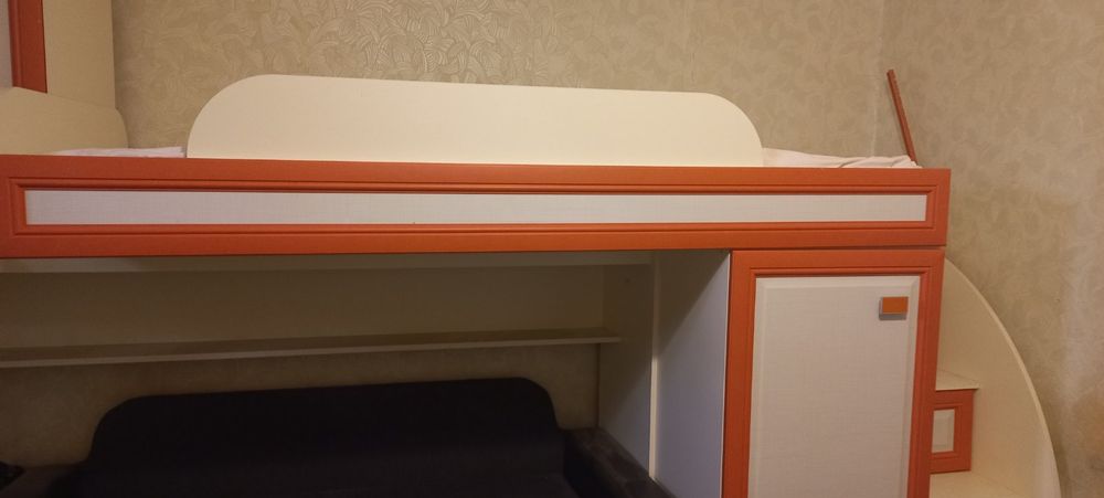 Дитяча стінка,меблі