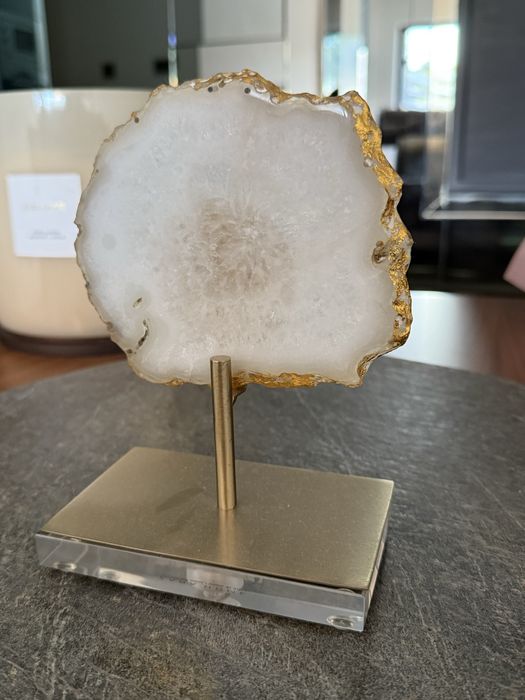 Pedra decorativa, com folha de ouro