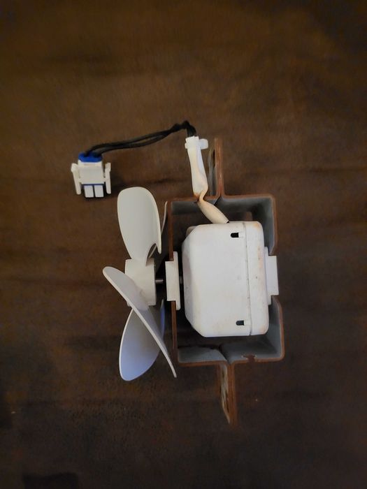 Silniczek z wiatraczkiem (axial fan)  do np.BOSCH, Gorenje, Asko,Mora