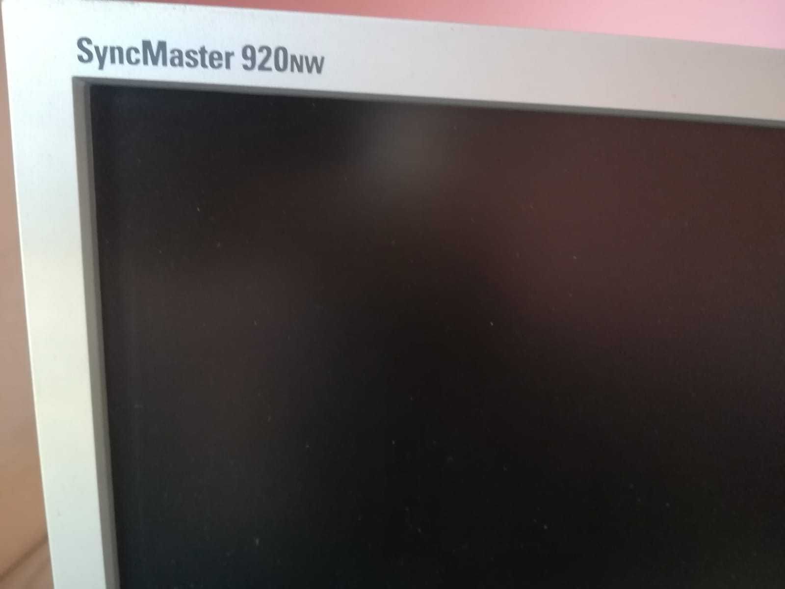 Monitor komputerowy