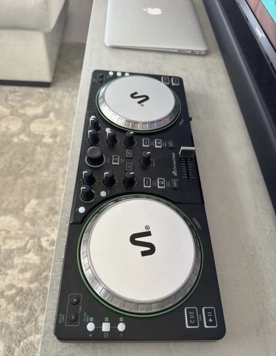 Controldora Dj The Next Beat by Tiësto