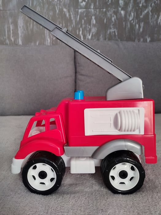 Велика пожежна машинка ( з руховими деталями)