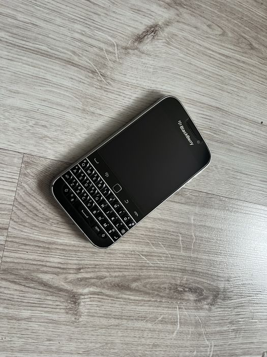 BlackBerry Classic смартфон 2/16 сенсорный