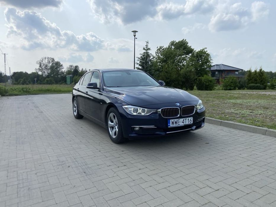 Bmw f30 320i.       …