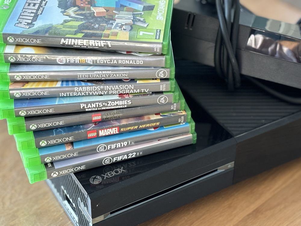 X box one kinect, model 1540, 9 płyt w gratisie