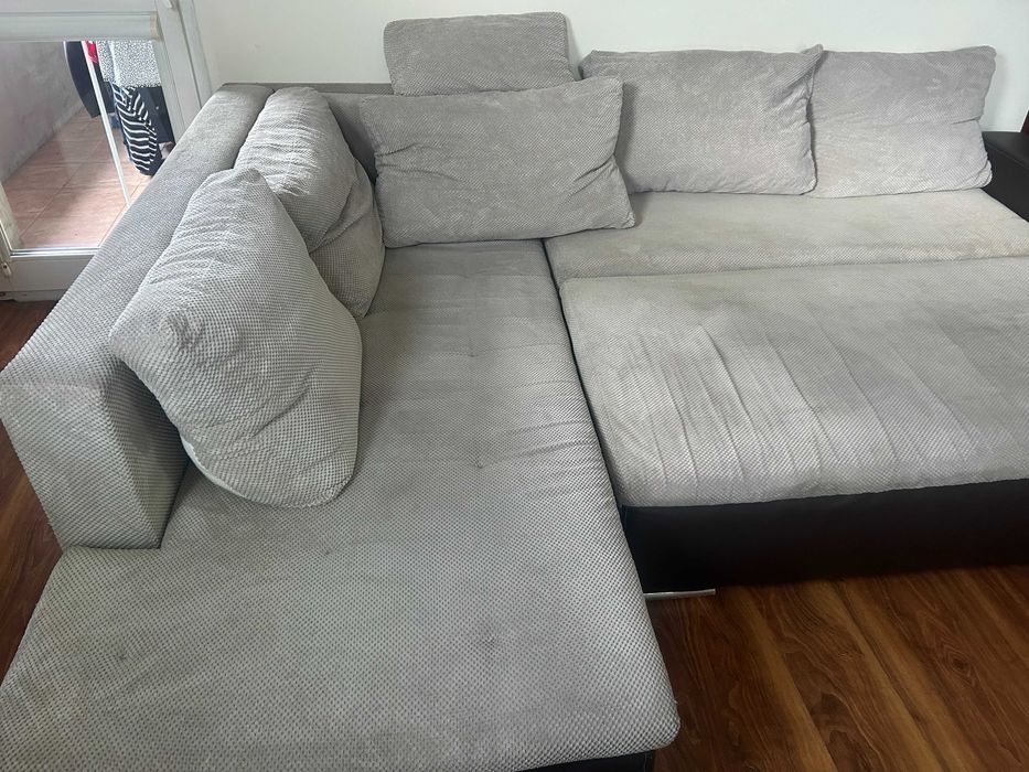 Narożnik z możliwością spania