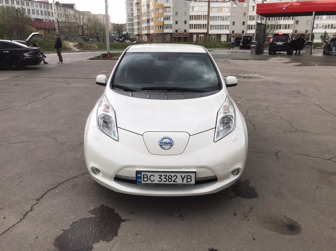 Nissan Leaf 12/12 з тепловим насосом