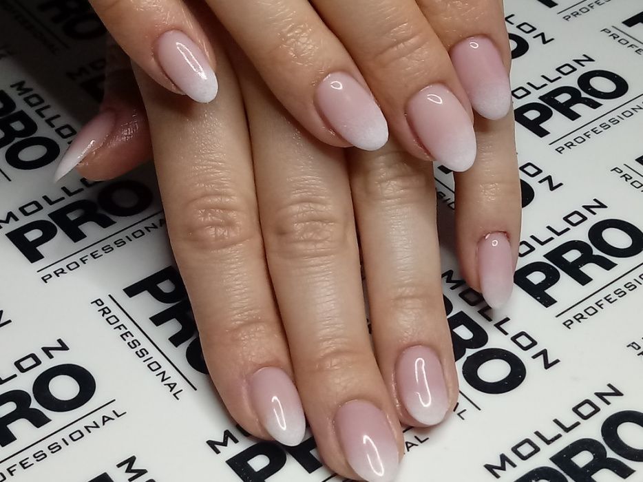 Manicure i pedicure hybrydowy, przedłużanie paznokci.  Pedicure leczni