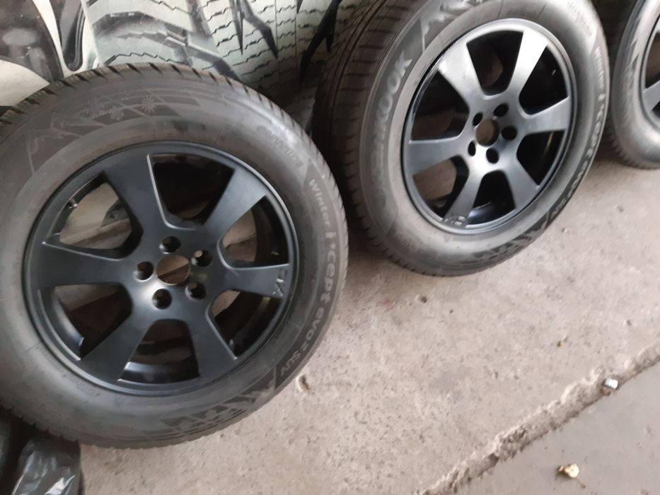 Диски R17 Volvo xc60-xc90 з шинами 235/6517Hankook 4шт
