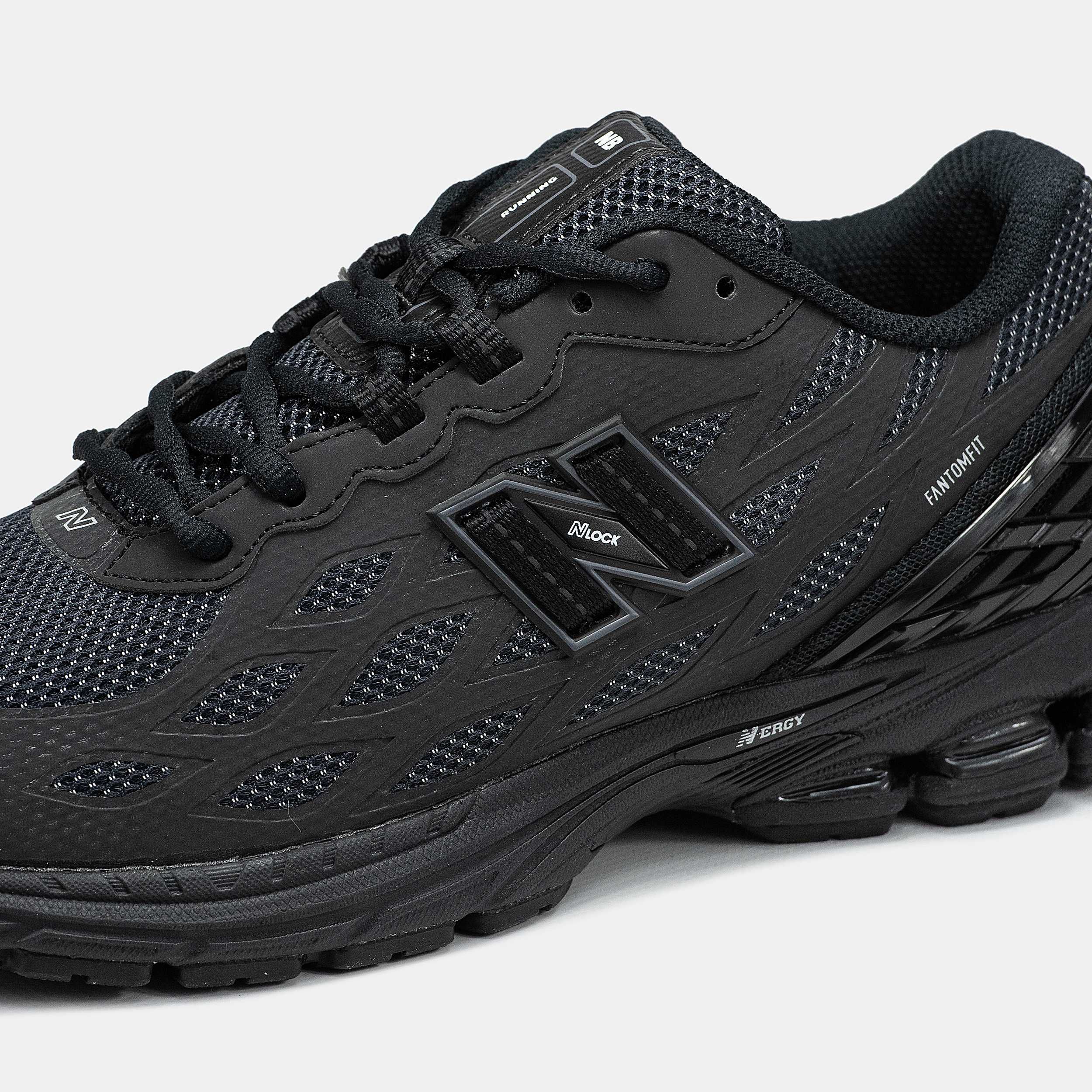 Мужские кроссовки New Balance 1906R Fantomfit "Black" 40-45