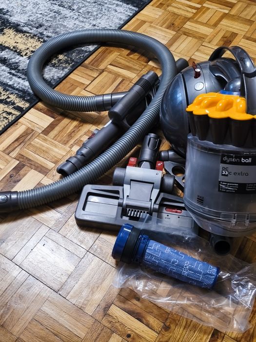 Odkurzacz bezworkowy Dyson DC 33 C extra