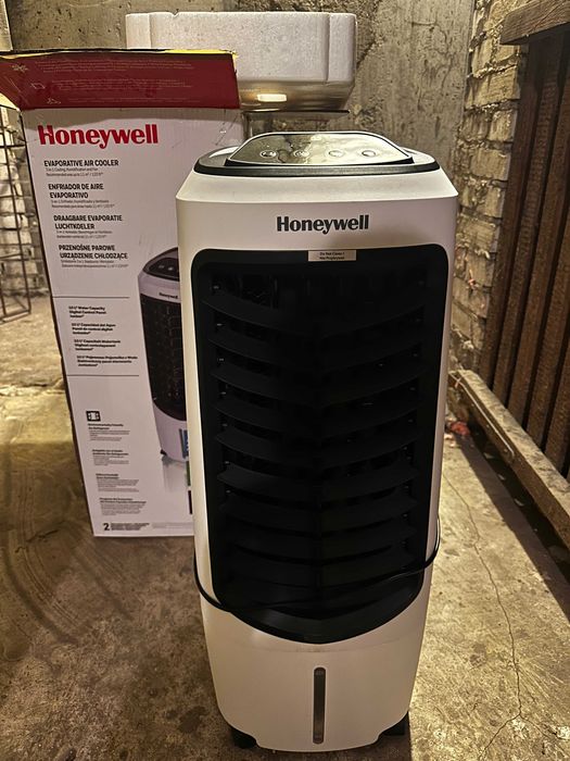 Klimator Honeywell TC10PCEI Biały