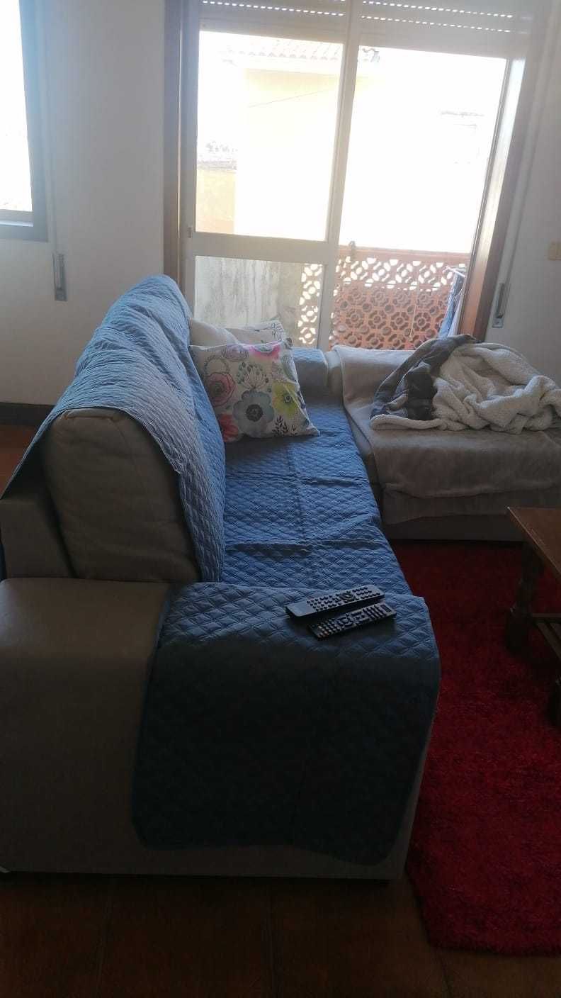 Sofa chaise longue modular.