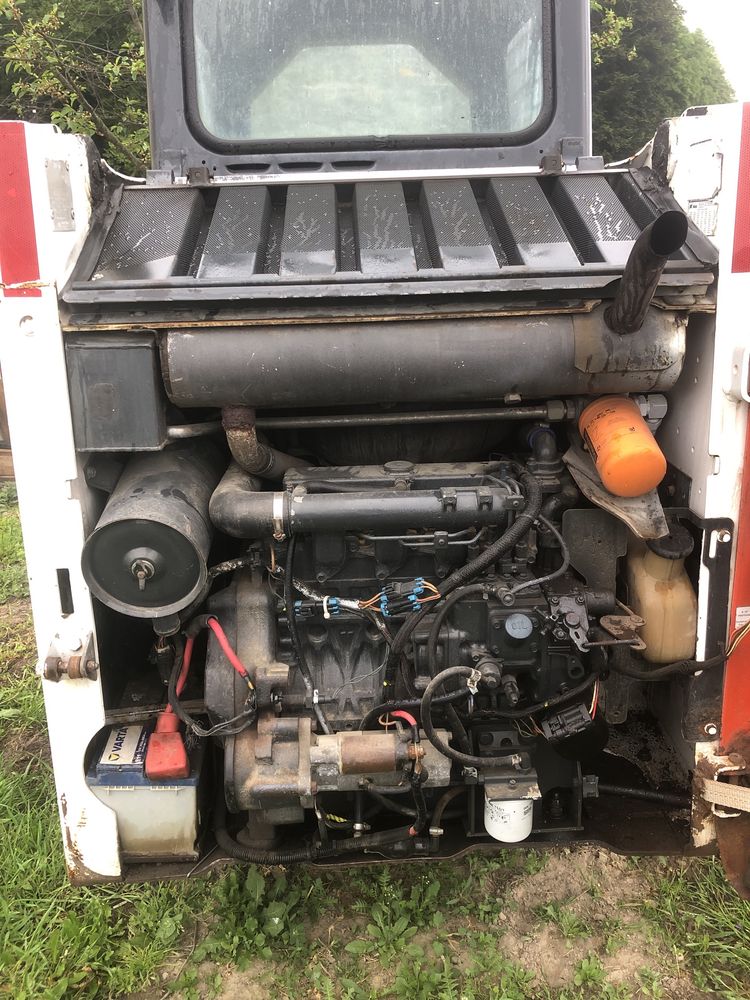 Bobcat 753 + osprzet kopiący