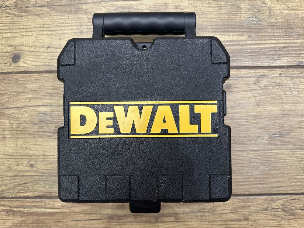 Zielony laser krzyżowy akumulatorowy DeWalt DW088CG | walizka