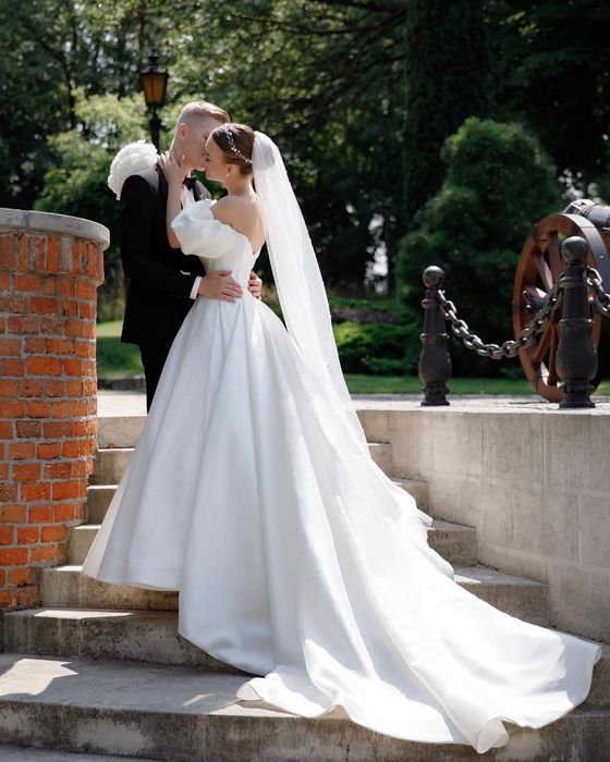 Весільне платя Crystal