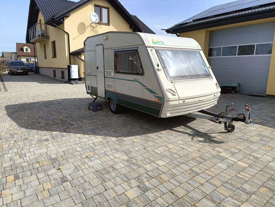 Przyczepa kempingowa Delta Aero 3900 dwa namioty, 1000 kg