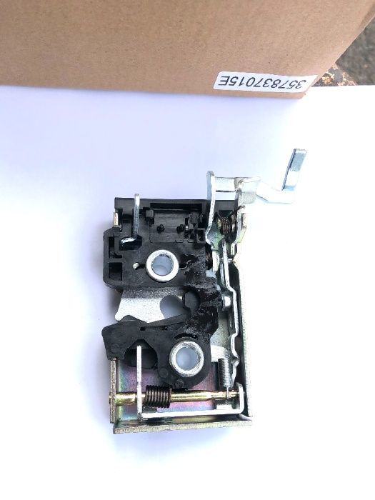 Замок двери торцевой передний левый VW Passat B3 Пассат