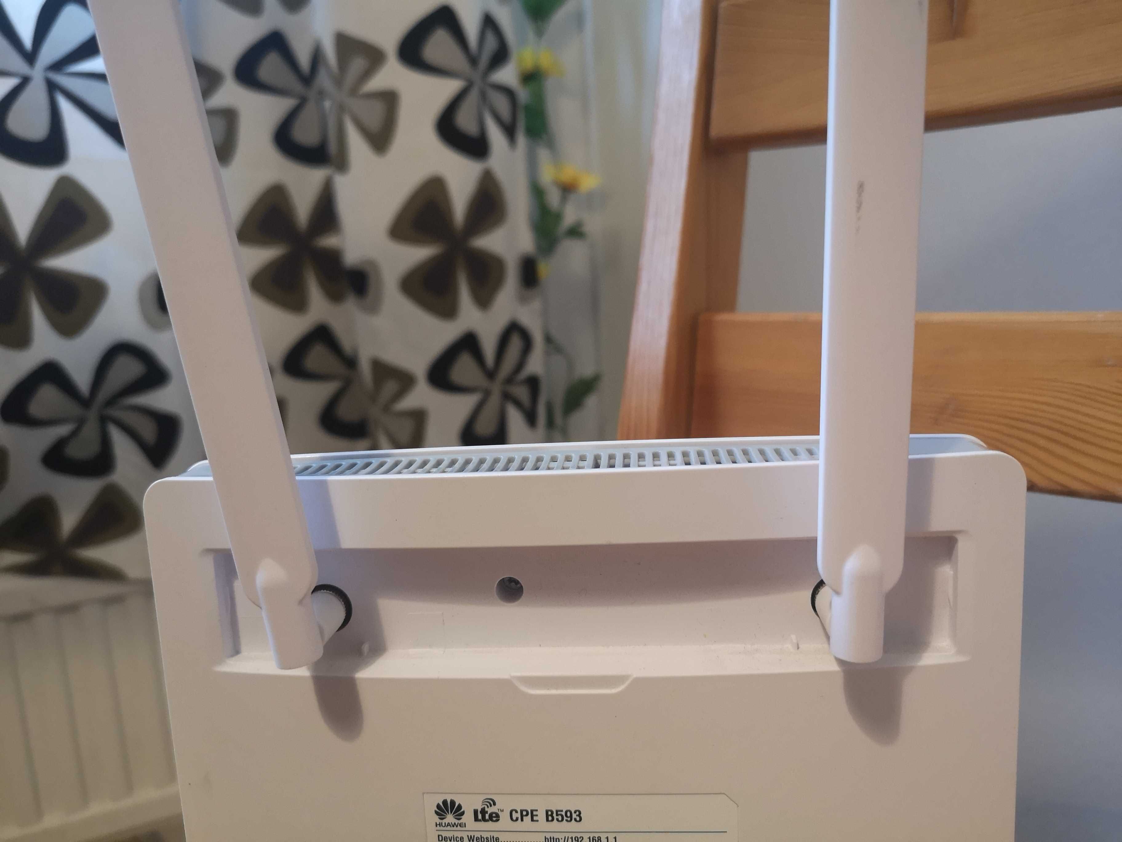 Продаётся роутер 4g Huawei b715s