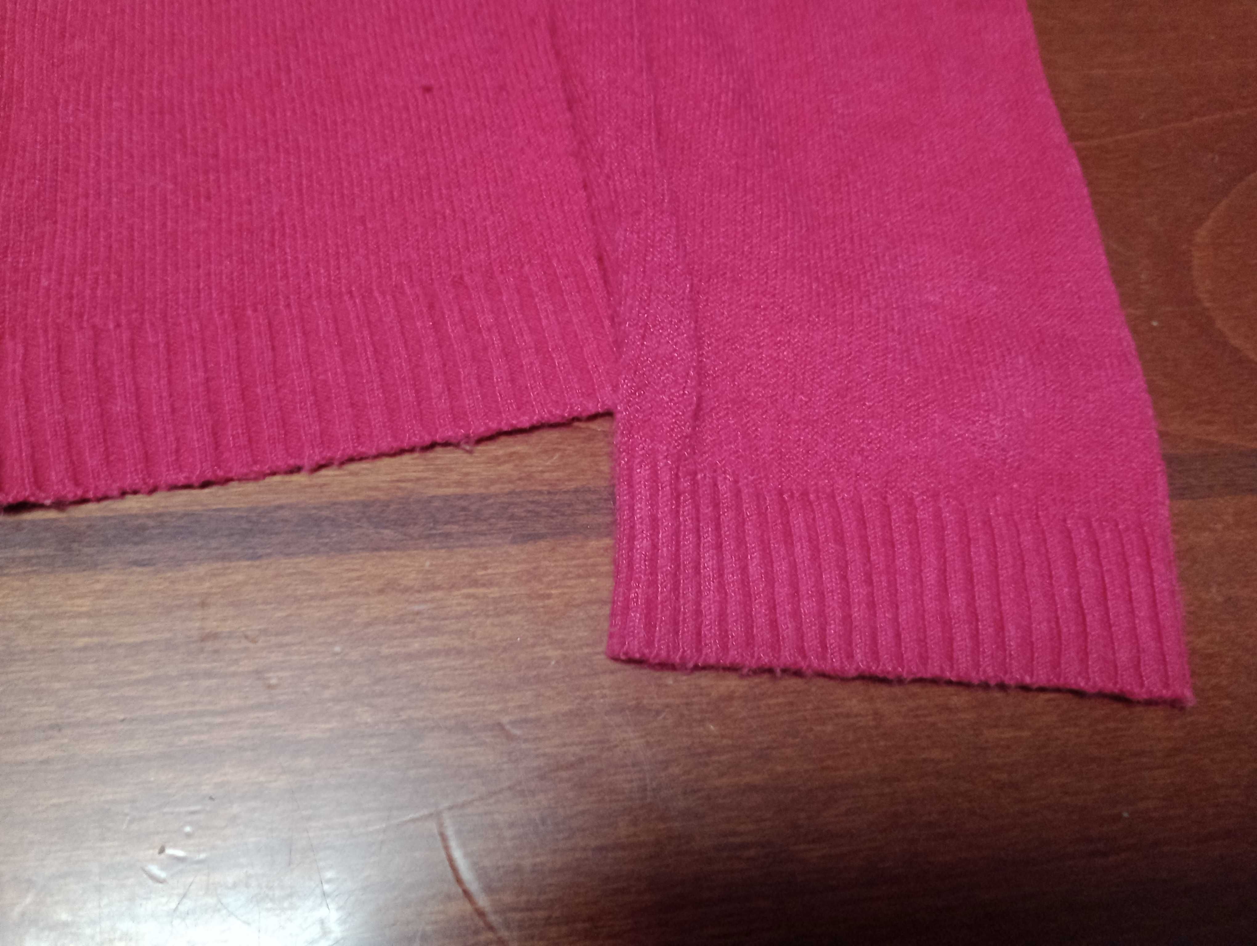 Sweterek czerwony za 5 zl