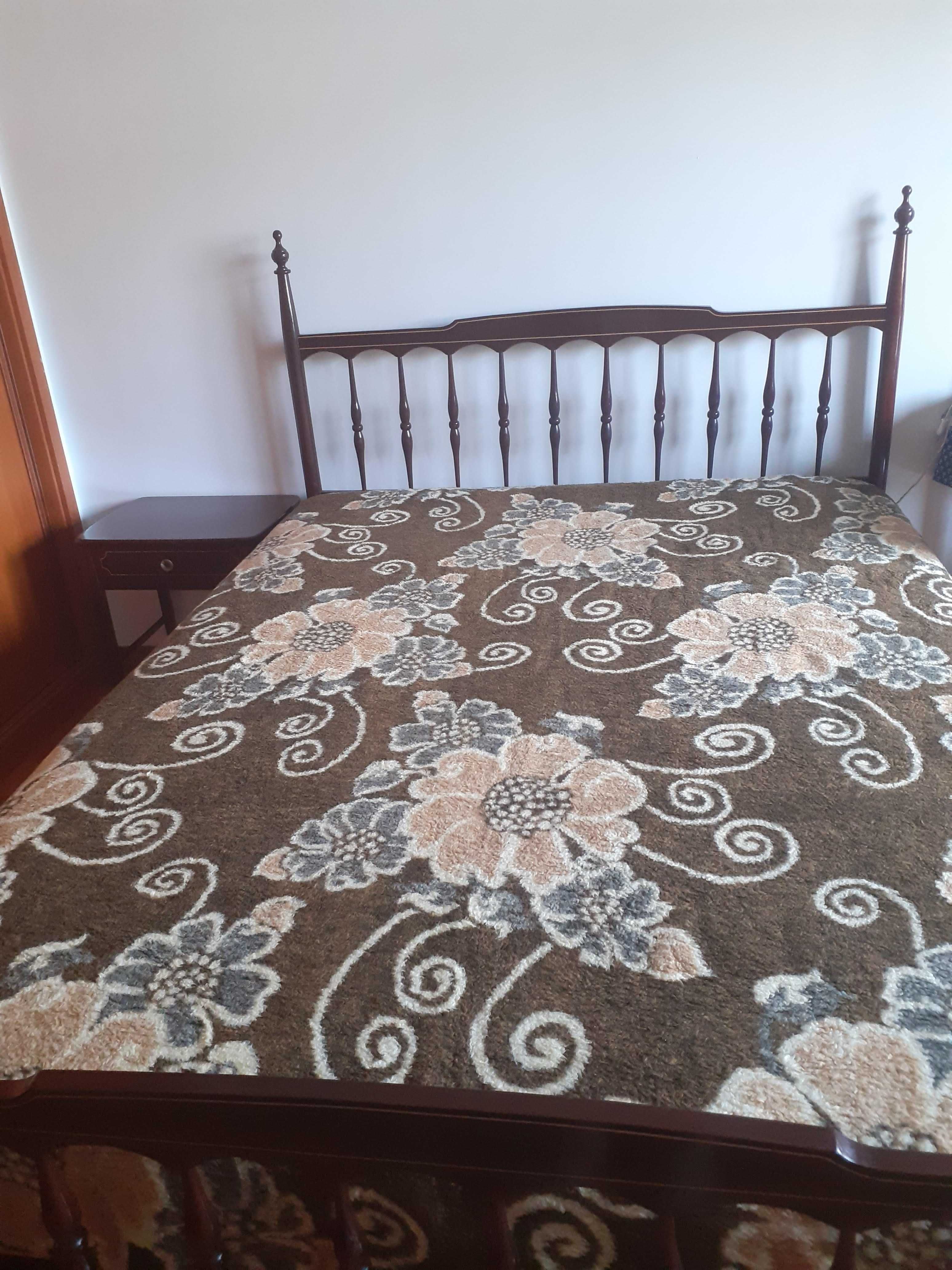 Mobília clássica VINTAGE - Cama