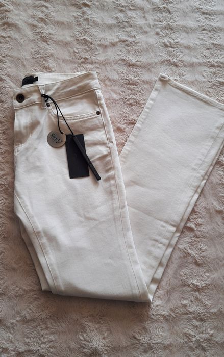 Kremowe spodnie jeansowe typu dzwony Seven7 W27 L32